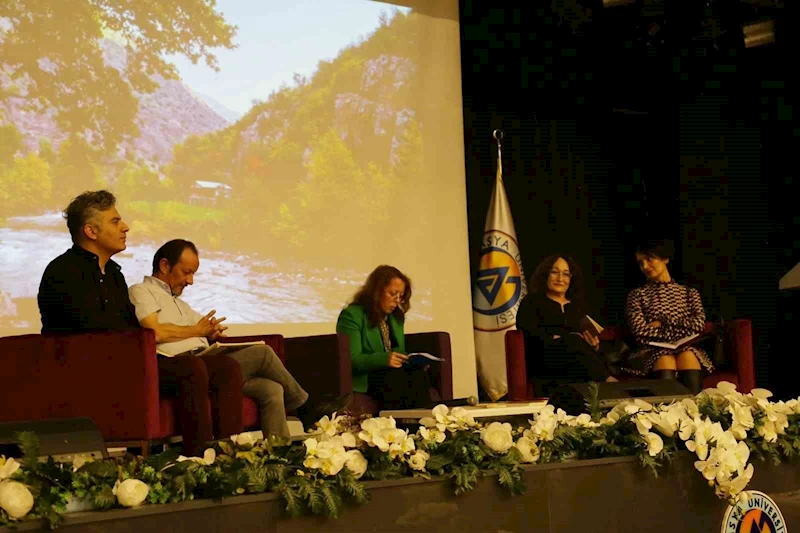 Trabzonlu şair ve yazarlar Avrasya Üniversitesinde doğa için buluştu
