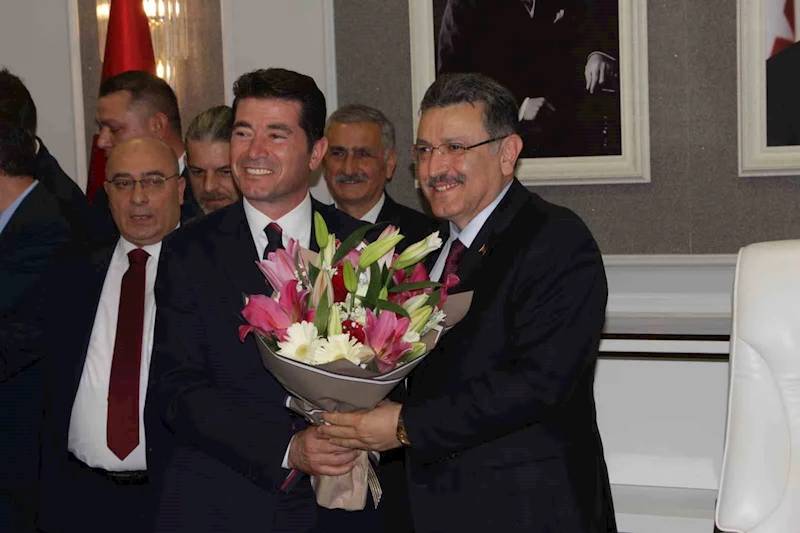 Trabzon Büyükşehir Belediyesi ve Ortahisar Belediyesi’nde devir teslim töreni
