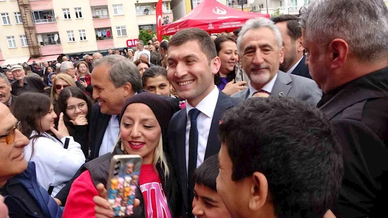 Altınordu Belediye Başkanı Ulaş Tepe görevi devraldı
