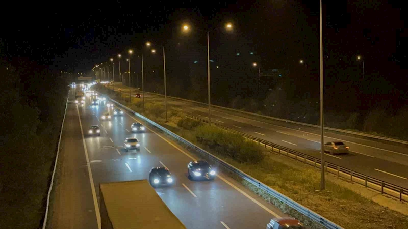 Otoyolda akıcı yoğunluk
