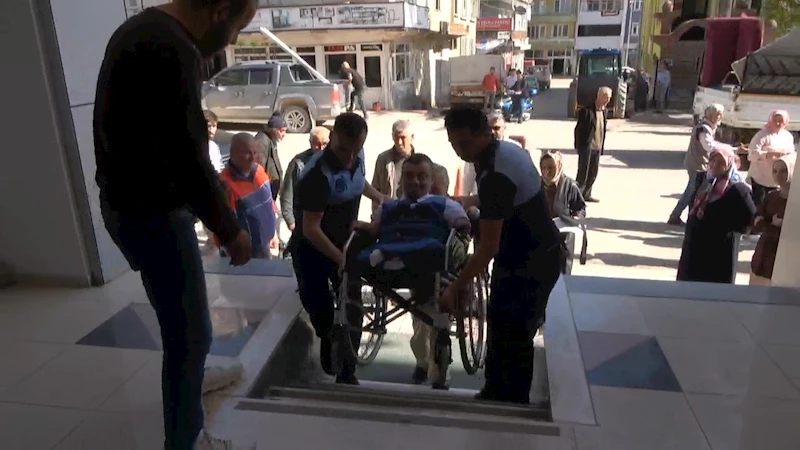 Cam kemik hastası meclis üyesi mazbatasını aldı
