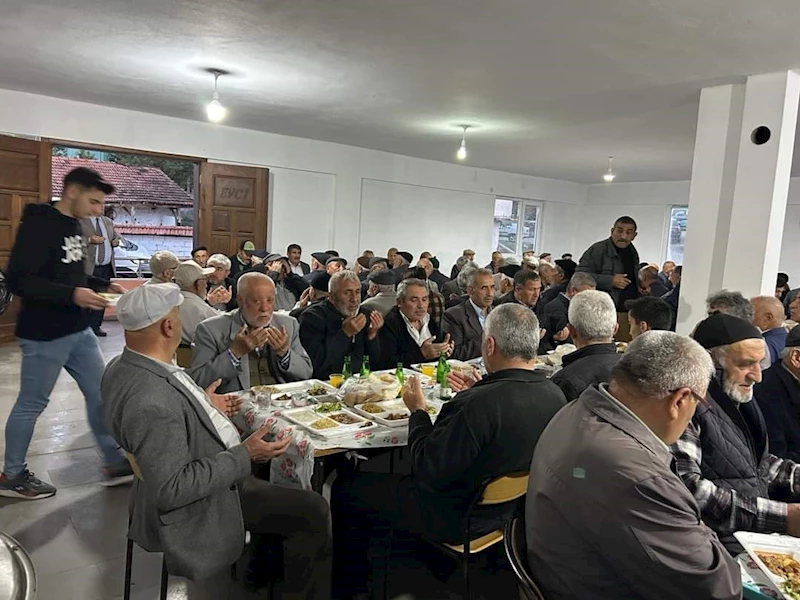 Evci köyünde geleneksel iftar yemeği
