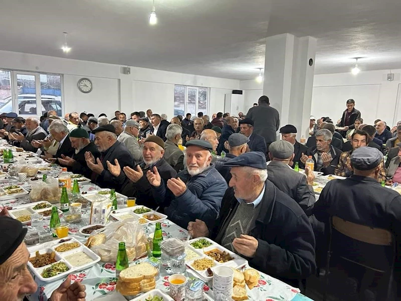 Evci köyünde geleneksel iftar yemeği
