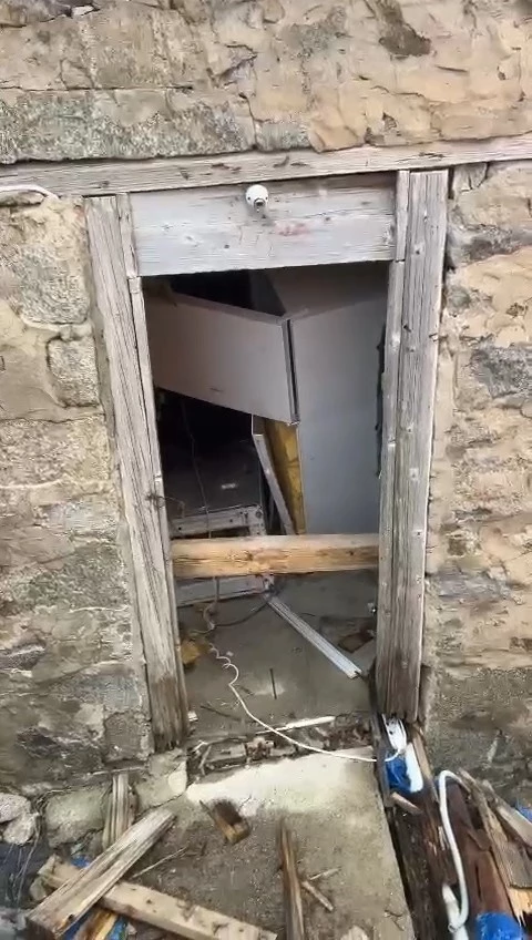 Bayram tatili için geldikleri yayladaki evlerini gördüklerinde şoke oldular
