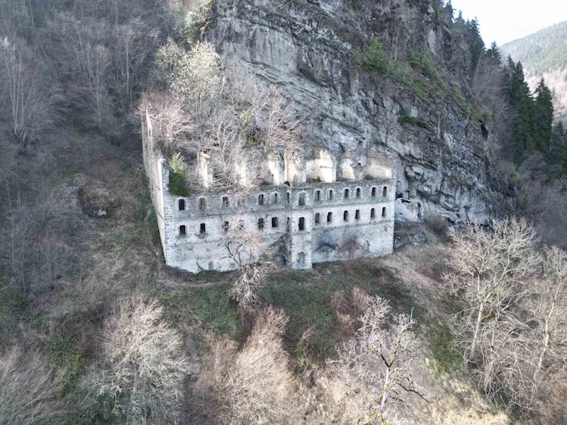 Merak edip geliyorlar ancak göremeden geri dönüyorlar
