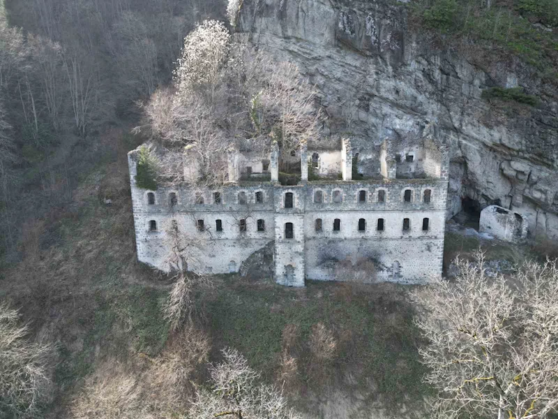 Merak edip geliyorlar ancak göremeden geri dönüyorlar
