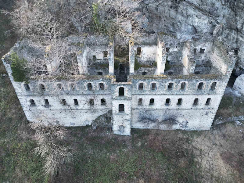 Merak edip geliyorlar ancak göremeden geri dönüyorlar
