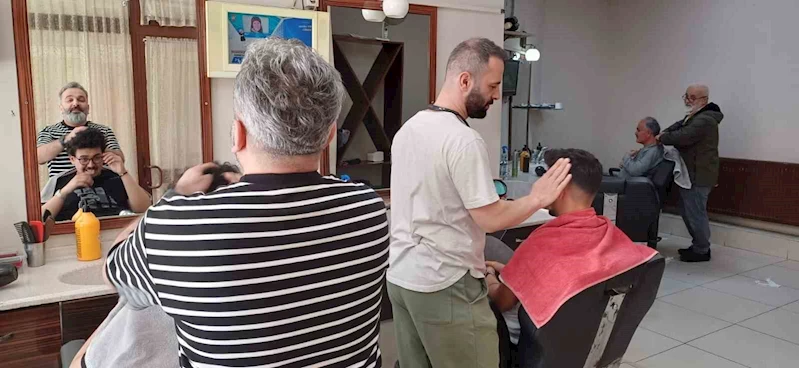 Kuaförlerde bayram yoğunluğu başladı
