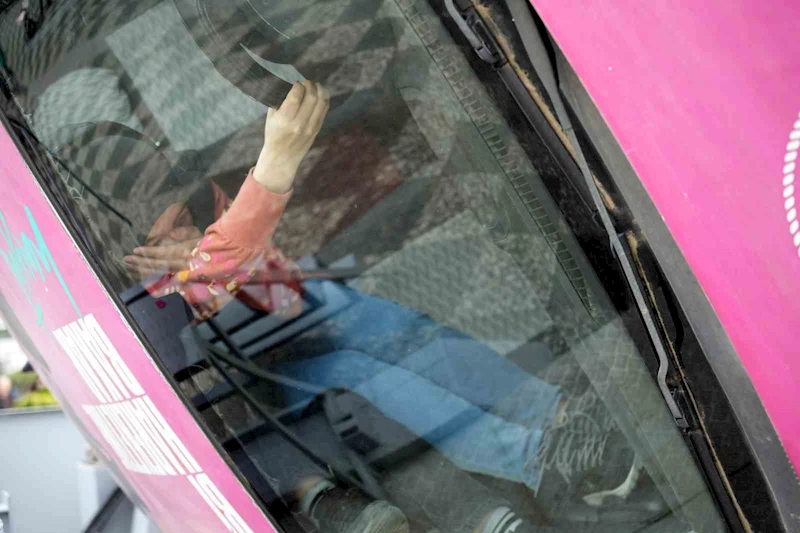 Emniyet kemerinin önemini tepetaklak olunca anladılar
