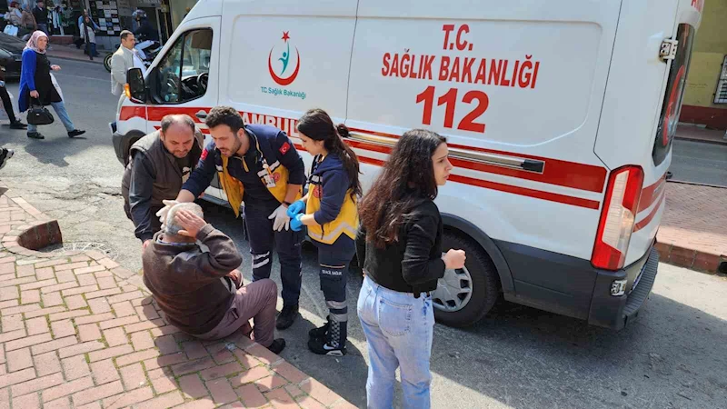 Yoldan karşıya geçmek isteyen adama otomobil çarptı: 1 yaralı
