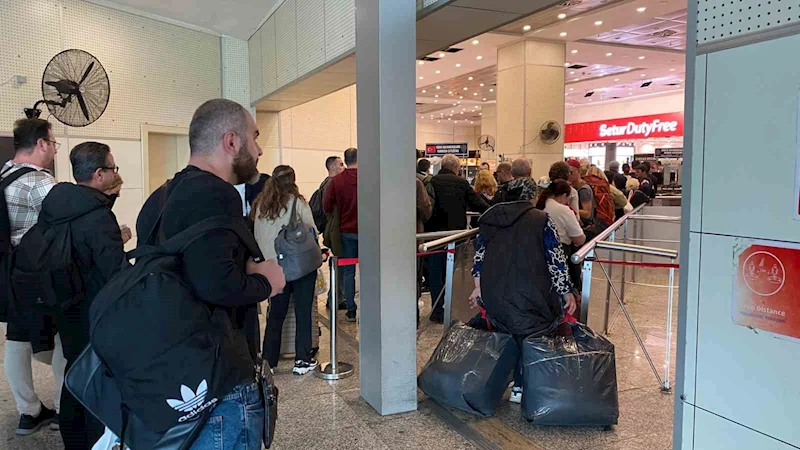 Sarp Sınır Kapısı’nda bayram yoğunluğu
