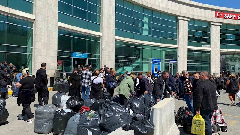 Sarp Sınır Kapısı’nda bayram yoğunluğu
