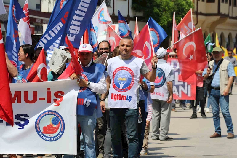 1 Mayıs Amasya’da halaylarla kutlandı
