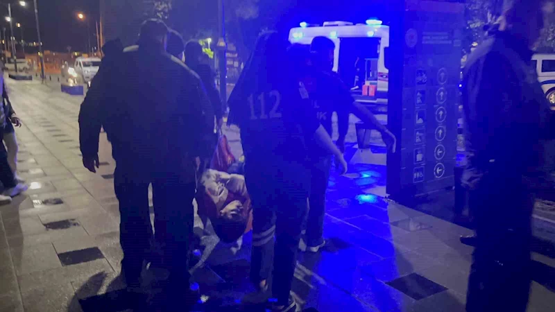 Sinop’ta bisikletiyle denize atlayan genci çevredekiler kurtardı
