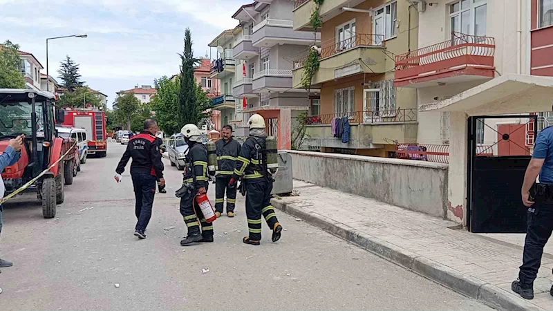 Piknik tüpü bomba gibi patladı, 2 yaralı
