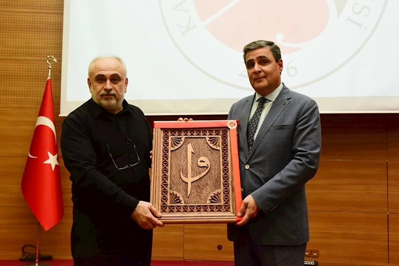 Prof. Dr. İhsan Fazlıoğlu, öğrencilere matematik felsefesini anlattı
