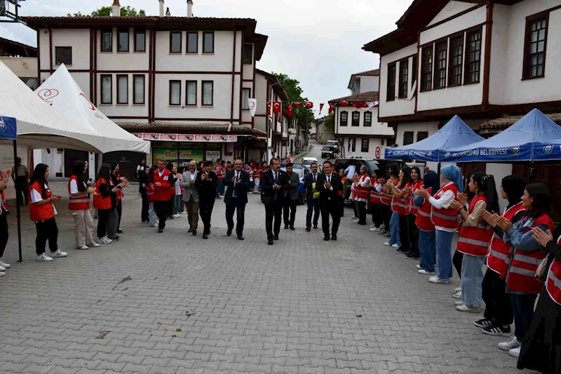 Vezirköprü’de Kızılay Sokak Şenliği
