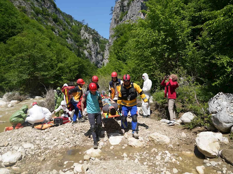 Binlerce turistin ziyaret ettiği kanyonda gerçeğini aratmayan tatbikat
