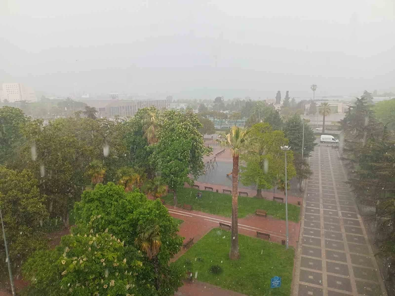 Samsun’da fındık büyüklüğünde dolu yağdı
