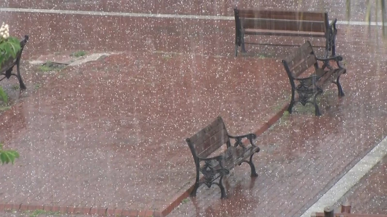 Samsun’da fındık büyüklüğünde dolu yağdı
