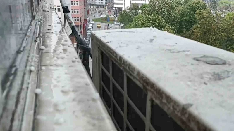 Samsun’da fındık büyüklüğünde dolu yağdı
