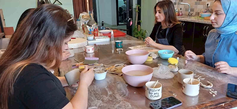 Örnek gösterilen merkezdeki anneler, günlerini kutluyor
