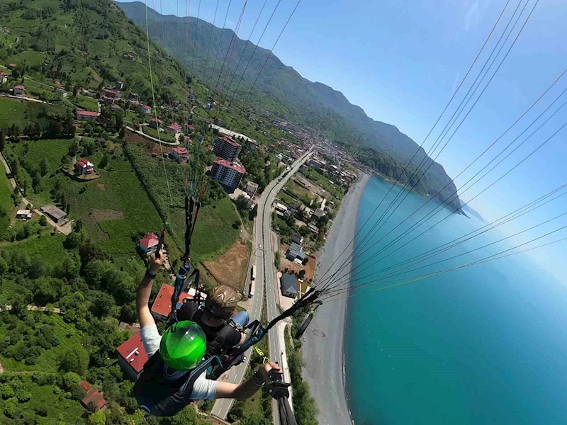 Engelli bireyler Artvin rüzgarında özgürlüğe kanat açtı
