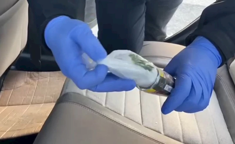 Sigara paketine zulalanmış halde uyuşturucu ele geçirildi: 2 gözaltı
