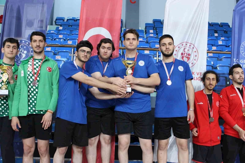 Erkeklerde Sakarya, kızlarda Düzce şampiyon oldu
