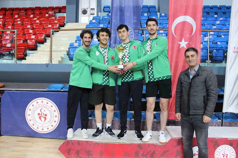 Erkeklerde Sakarya, kızlarda Düzce şampiyon oldu
