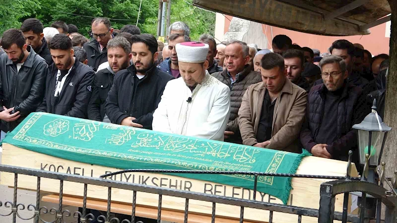 Anneler gününün ilk saatlerinde feci kazada can vermiştiler: Yan yana toprağa verildiler
