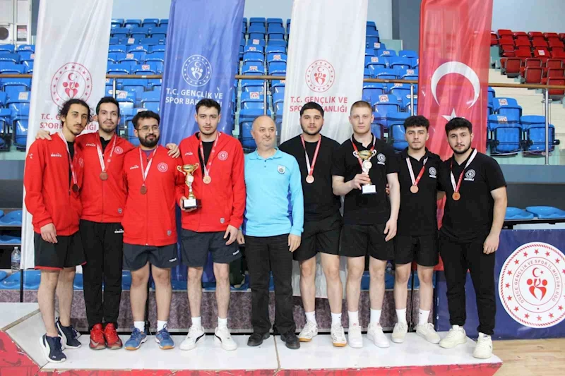 Erkeklerde Sakarya, kızlarda Düzce şampiyon oldu
