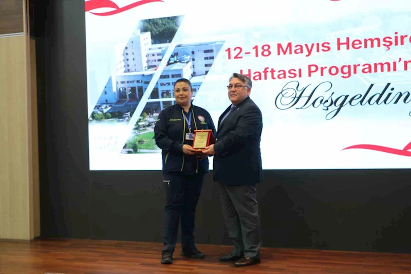 ZBEÜ Rektörü Özölçer, “Hastaların kalbine dokunan mukaddes sağlık neferlerisiniz”
