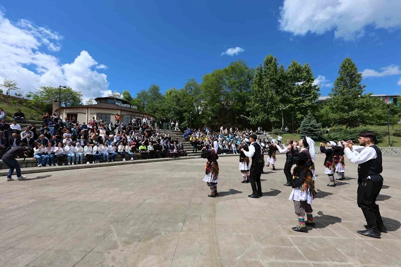 DÜFEST 2024 açılış töreniyle başladı
