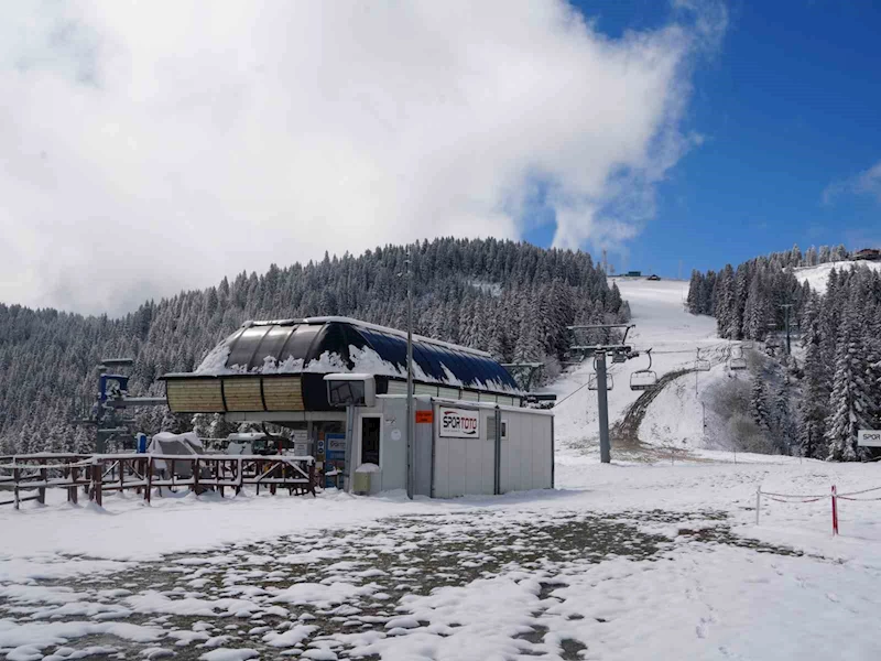 Mayıs ayında yağan kar Ilgaz Dağı’nı beyaza bürüdü
