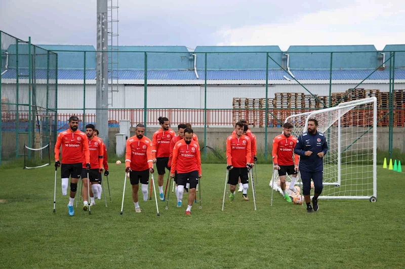 İl Jandarma Komutanı Çetinkaya’dan Ampute Milli Takımı’na destek
