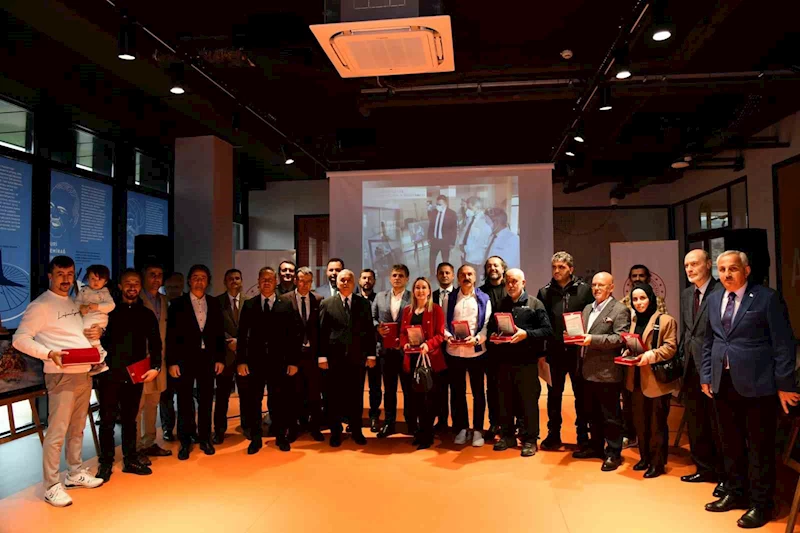 “Kadrajını Sağlığa  Çevir” temalı 3. Ulusal Şifa Eli Fotoğraf Yarışmasında ödüller sahiplerini buldu
