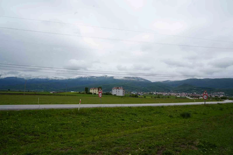 Mayıs karı Akdağ’ı beyaza bürüdü
