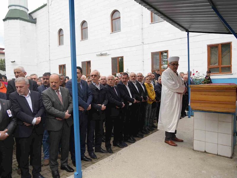 “Sarımsakçı Vekil” Mehmet Yıldırım, son yolculuğuna uğurlandı
