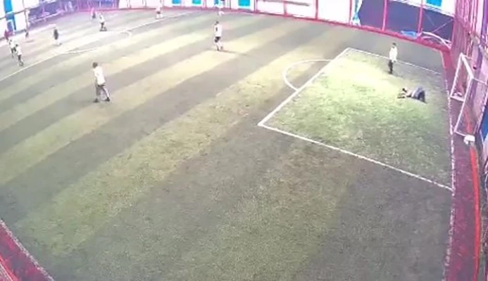 Diz çöküp yerlere yattı, yediği golü böyle anlattı: “Yılın en iyi yenilen golüydü”
