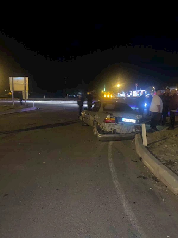 Minibüs ve otomobil çarpıştı: 1 yaralı
