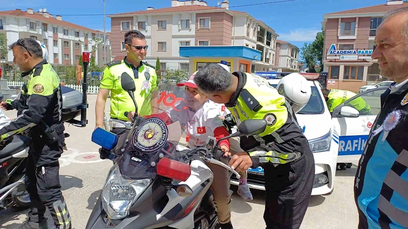 Sosyal medya paylaşımı polisleri harekete geçirdi
