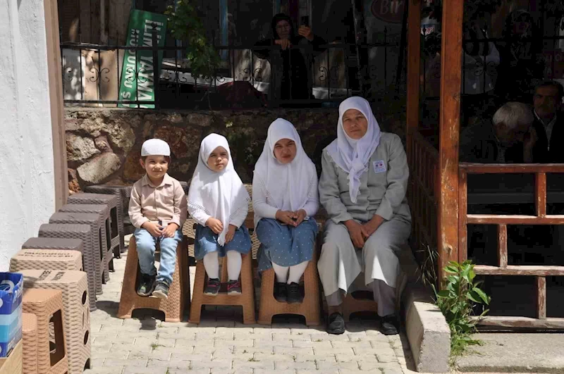 Kutsal topraklara dualarla uğurlandılar
