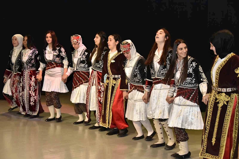 Gümüşhane’nin özel bireylerinden ‘çiçek’ gibi program
