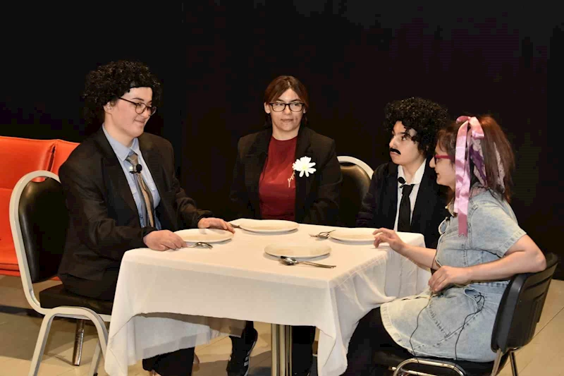 Gümüşhane’nin özel bireylerinden ‘çiçek’ gibi program
