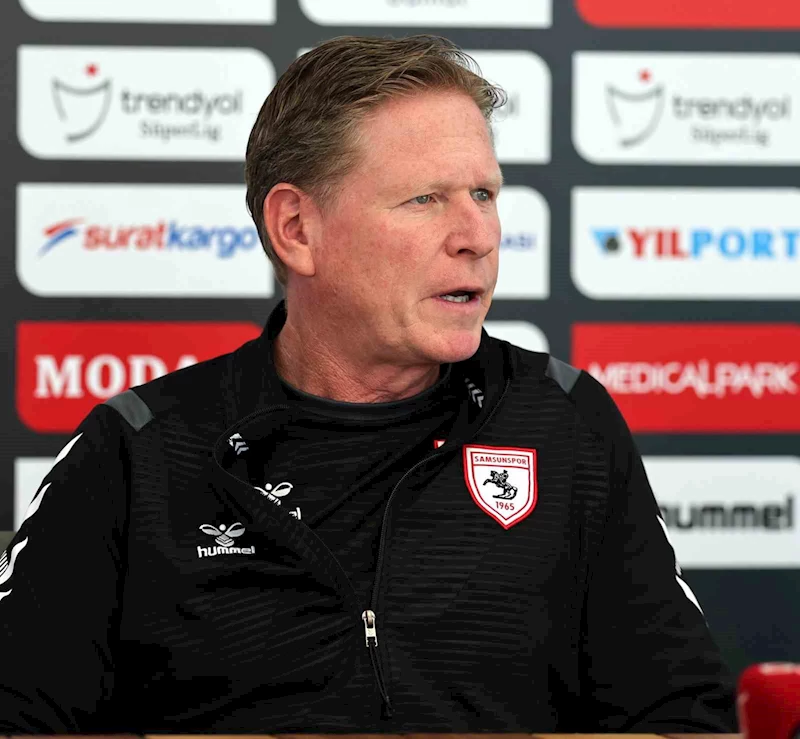 Markus Gisdol: "Taraftarımızın desteğiyle Alanyaspor maçından istediğimiz sonucu almak istiyoruz"
