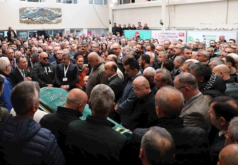 Denize girdikten sonra kalp krizi geçiren sağlık çalışanına veda
