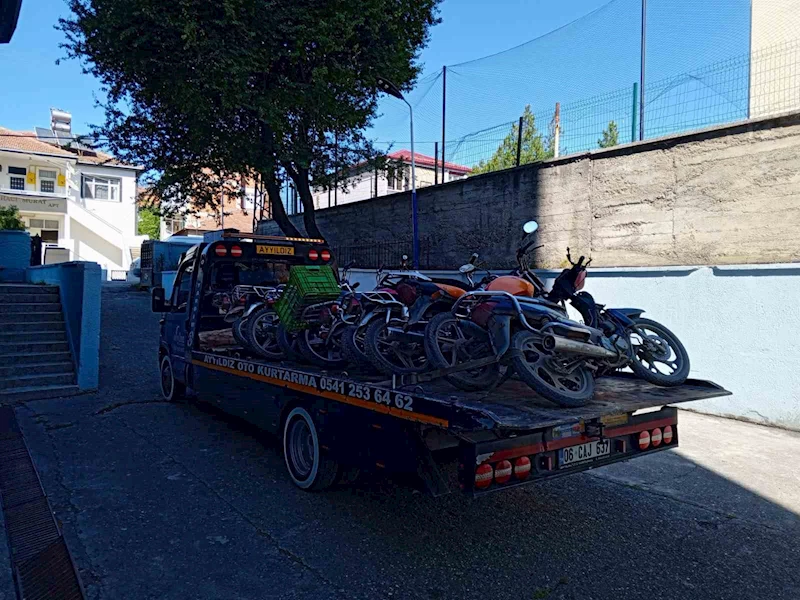 Tescilsiz 79 motosiklet otoparka çekildi
