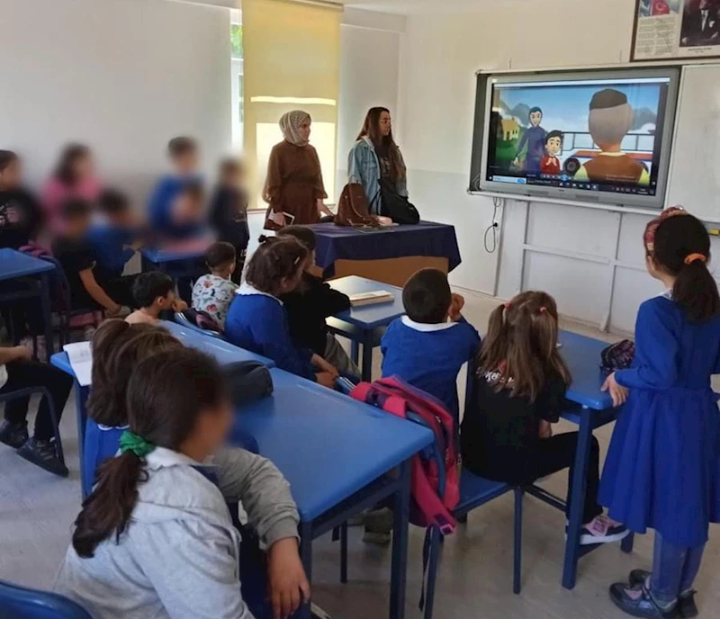 Köy köy gezen ekiplerden vatandaşlara kene bilgilendirmesi
