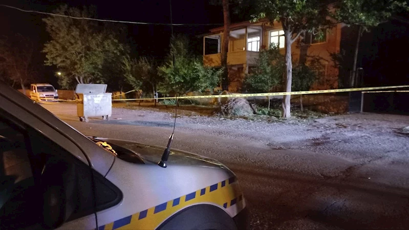 Polis memuru tartıştığı komşusunu öldürdü

